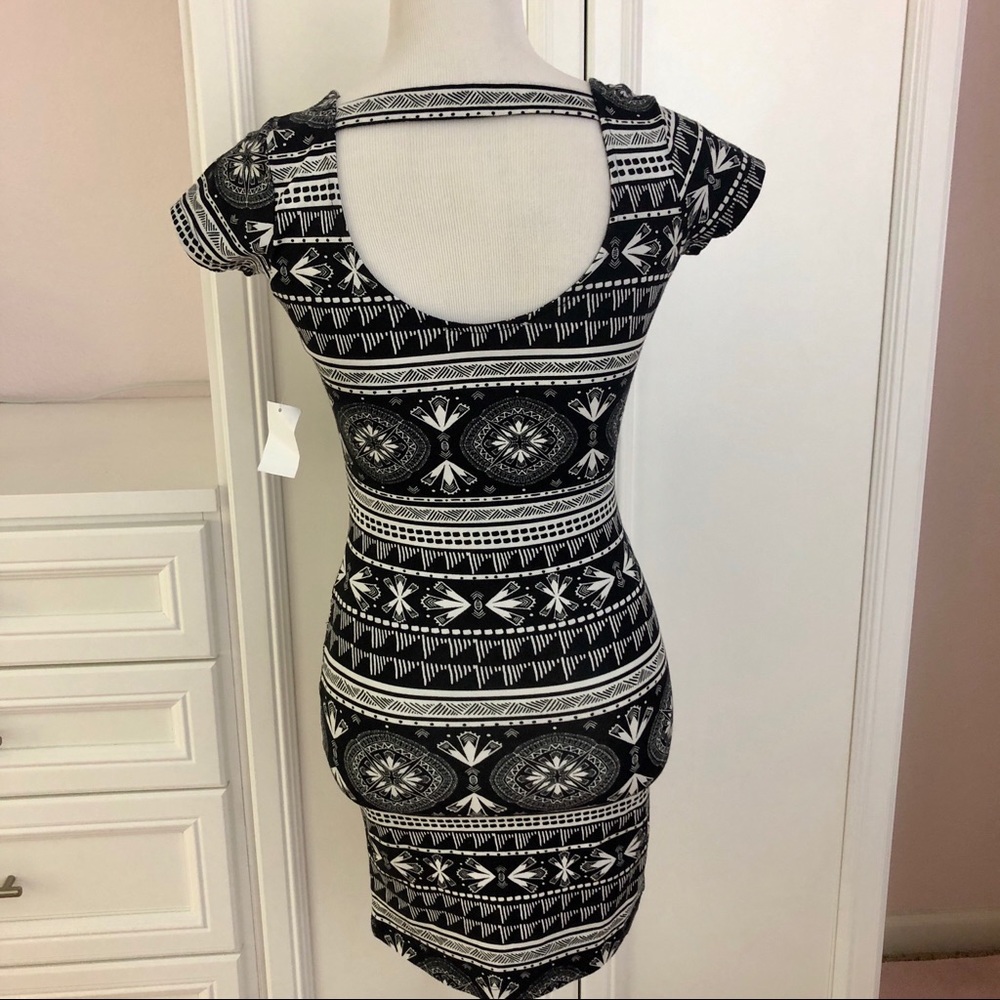 NWT Charlotte Russe Tribal Print Boho Dress - Picture 2 of 3